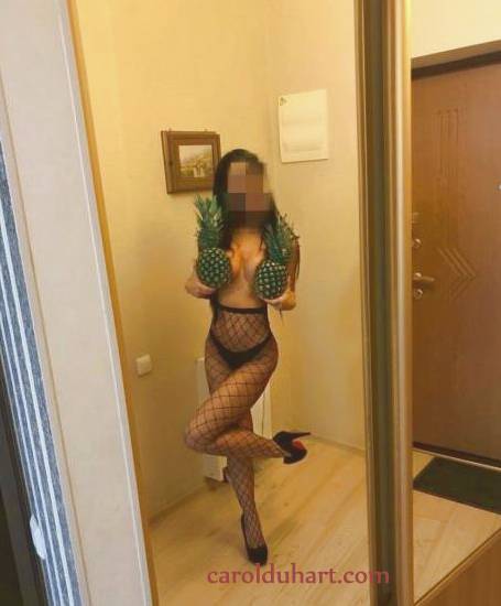 Hookup female Willoughby meet for sex - Djezia, 24 year